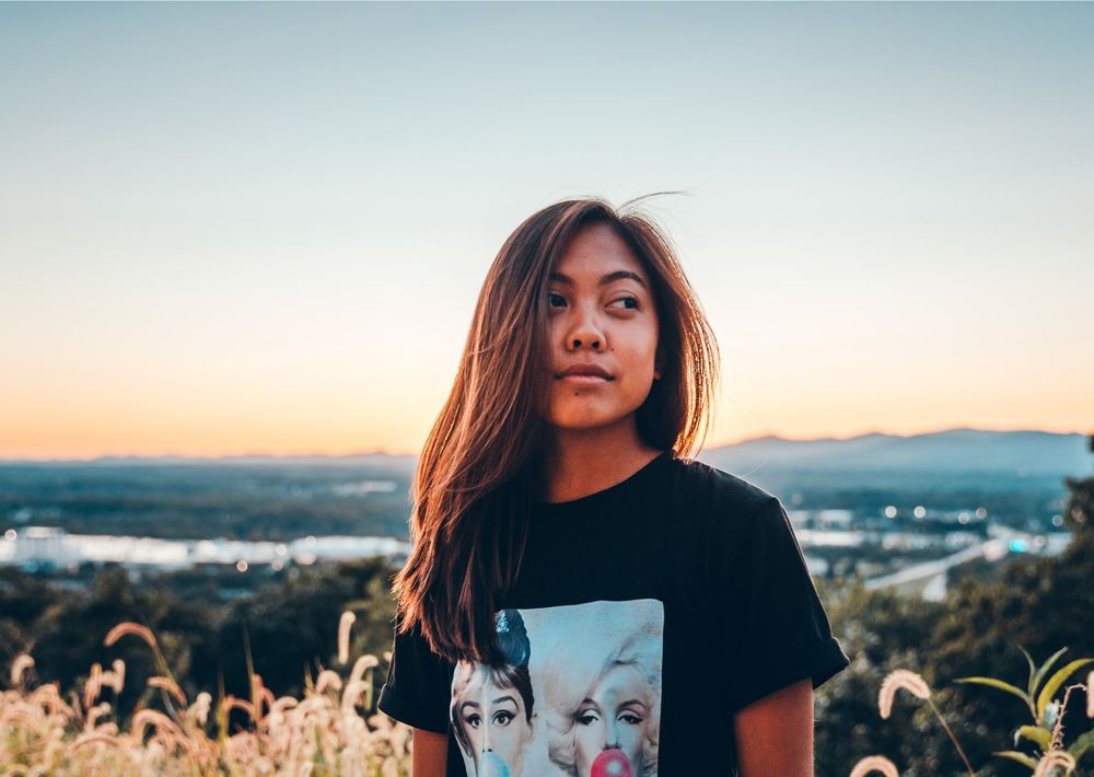 Photo of girl looking to the side